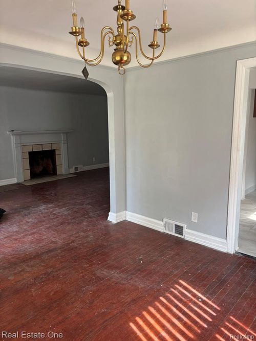 13566 Longacre St, Detroit, MI, 48227-1338 | Card Image