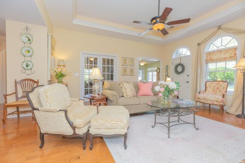 8131 Wolf Creek Court, Evansville, IN, 47712 | Card Image