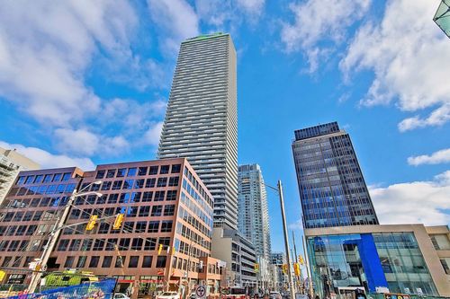 4210-2221 Yonge St, Toronto, ON, M4S0B8 | Card Image