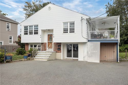 9 Burdick Avenue, Newport, RI, 02840 | Card Image