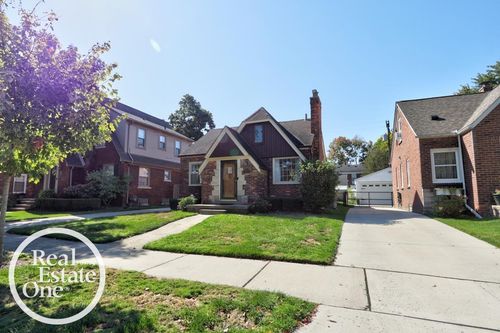 471 Touraine Rd, Grosse Pointe Farms, MI, 48236-3227 | Card Image