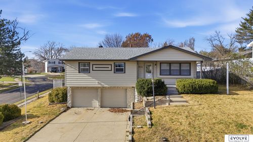 7416 S 85th St, La Vista, NE, 68128-2111 | Card Image