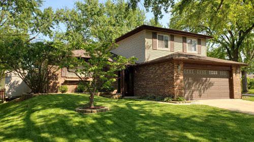 2569 Yellow Star St, Woodridge, IL, 60517-1709 | Card Image