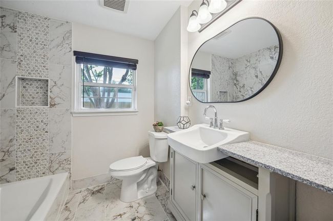 1813 Huge Oaks St, House other with 3 bedrooms, 2 bathrooms and 1 parking in Houston TX | Image 10