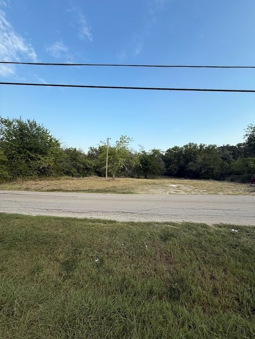 125 Avondale Ave, Azle, TX, 76020-3901 | Card Image