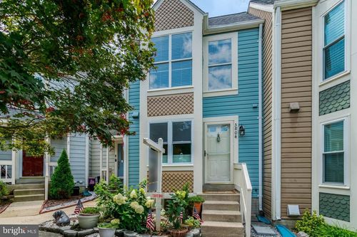 5804 Wescott Hills Way, ALEXANDRIA, VA, 22315-5621 | Card Image