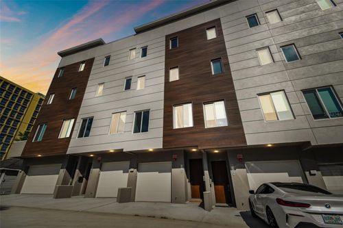 370 6th St S, SAINT PETERSBURG, FL, 33701-4449 | Card Image