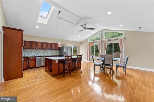 7029 Old Dominion Dr, MCLEAN, VA, 22101-3417 | Card Image