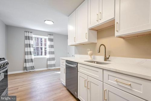 apt-t2-882 College Pkwy, ROCKVILLE, MD, 20850-1948 | Card Image