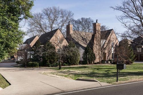 130 Alton Rd, Nashville, TN, 37205-4202 | Card Image