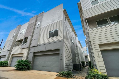 326 Eado Park Cir, Houston, TX, 77020-3269 | Card Image