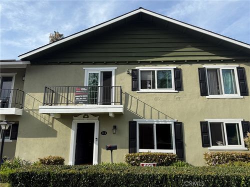 12100 Montecito Rd, Rossmoor, CA, 90720-4854 | Card Image