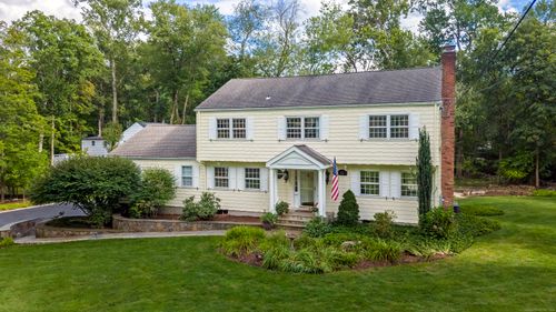 33 Pequot Trl, Westport, CT, 06880-2930 | Card Image