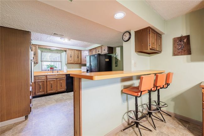 Lower unit kitchen/dining | Image 22