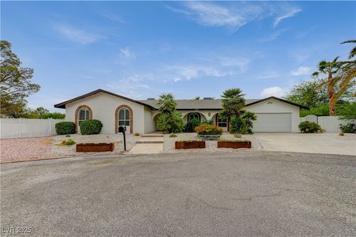 7165 Coley Ave, Las Vegas, NV, 89117-3118 | Card Image