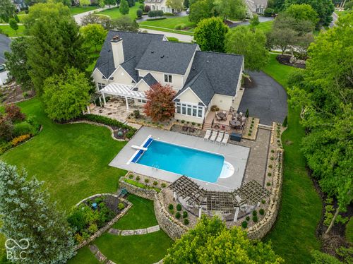 2 Stone Wall Ln, Zionsville, IN, 46077-8371 | Card Image