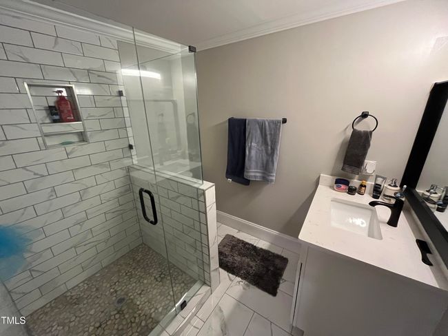 Bath 1 - 223 E Nash | Image 21