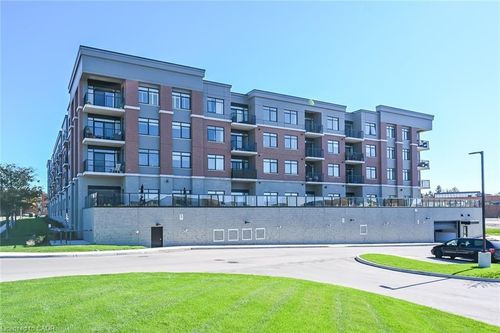 337-1 Redfern Ave, Hamilton, ON, L9C0E6 | Card Image