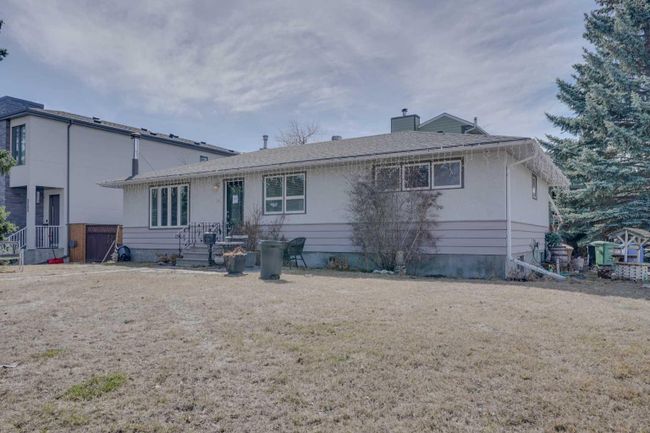3503 41 Street Sw, Home with 5 bedrooms, 2 bathrooms and 2 parking in Calgary AB | Image 2
