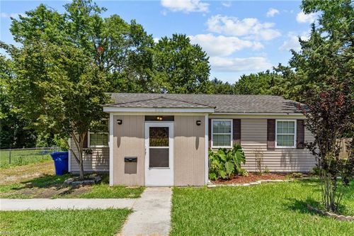 225 Beacon Rd, Portsmouth, VA, 23702-1001 | Card Image