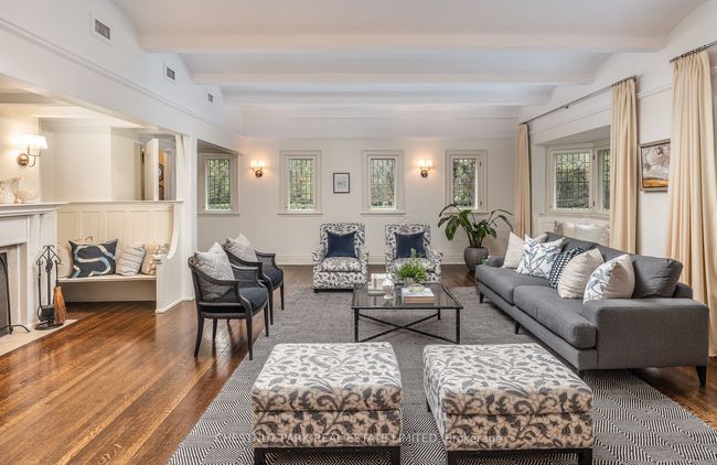 77 Chestnut Park Rd, House other with 6 bedrooms, 5 bathrooms and 2 parking in Toronto ON | Image 5