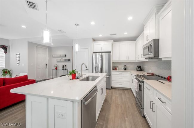 UNIT-1804 - 6953 Avalon Cir, Condo with 2 bedrooms, 2 bathrooms and null parking in NAPLES FL | Image 10