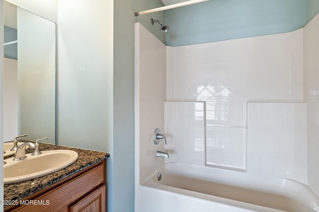 2nd bedroom with bath | Image 28
