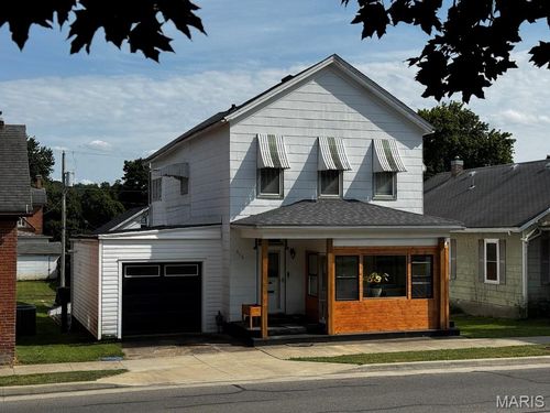 906 Georgia St, Louisiana, MO, 63353-1812 | Card Image