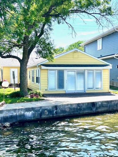 1881 Cornelia Drive, Clarion, IA, 50525 | Card Image