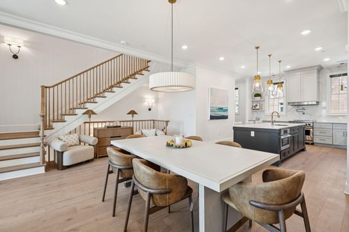 364 Broad St, Charleston, SC, 29401-1257 | Card Image