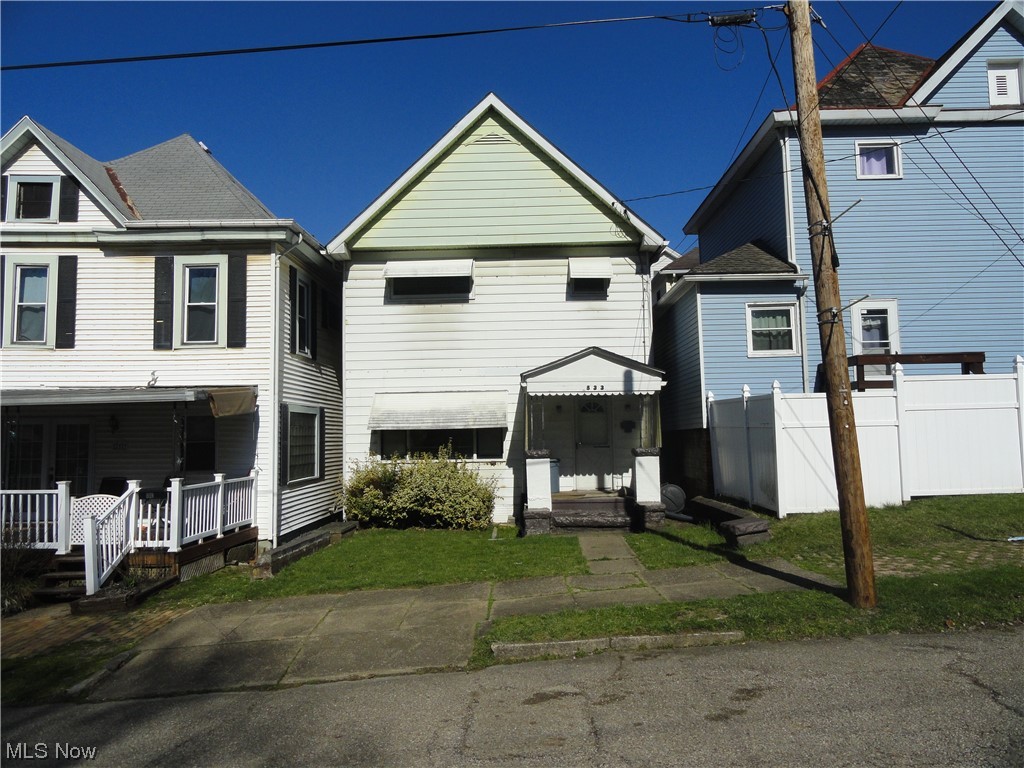 5th St, Chester, WV 26034