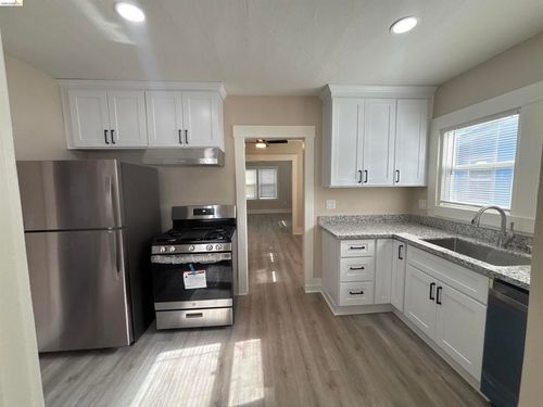 706 E 12th St, Pittsburg, CA, 94565 | Card Image