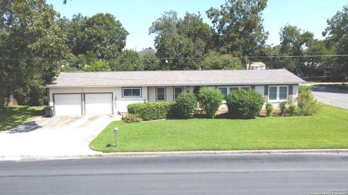 1202 27th St, Hondo, TX, 78861-3012 | Card Image