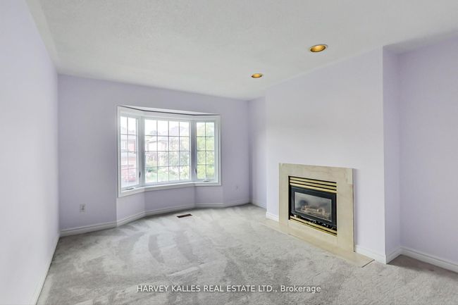241 Denise Cir, House attached with 3 bedrooms, 3 bathrooms and 3 parking in Newmarket ON | Image 24
