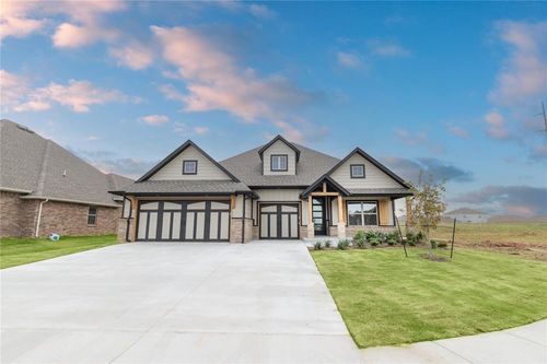 11629 Abigail Way, Yukon, OK, 73099-6172 | Card Image