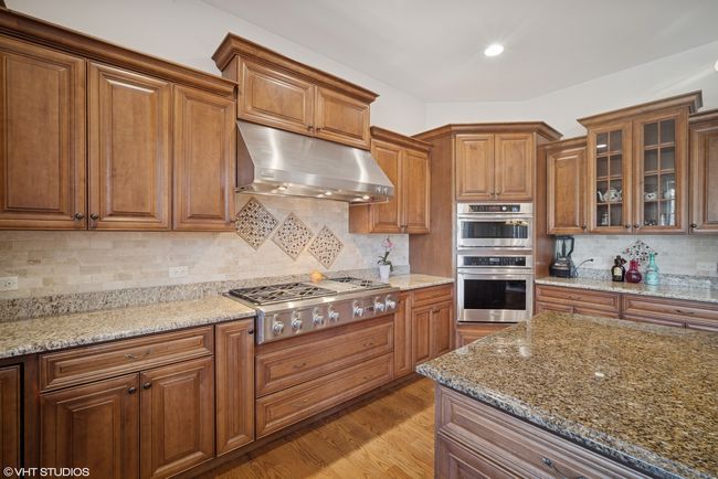 7 Preston Ct, House other with 6 bedrooms, 6 bathrooms and 4 parking in Lincolnshire IL | Image 12