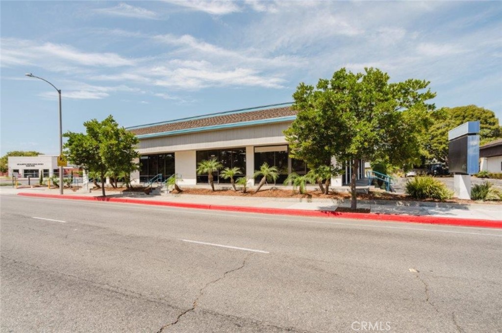 10025 Bloomfield St, Los Alamitos, CA 90720
