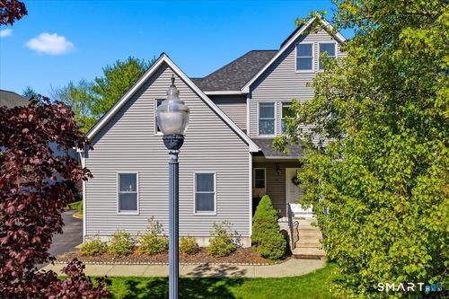 26 Giovanni Dr, Waterford, CT, 06385-1725 | Card Image
