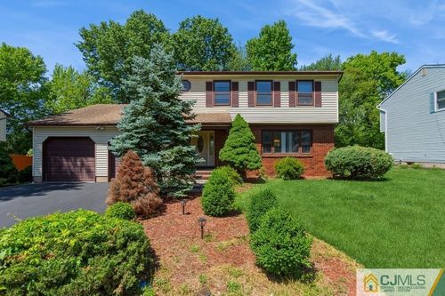 17 Stacey St, Edison, NJ, 08820-1832 | Card Image