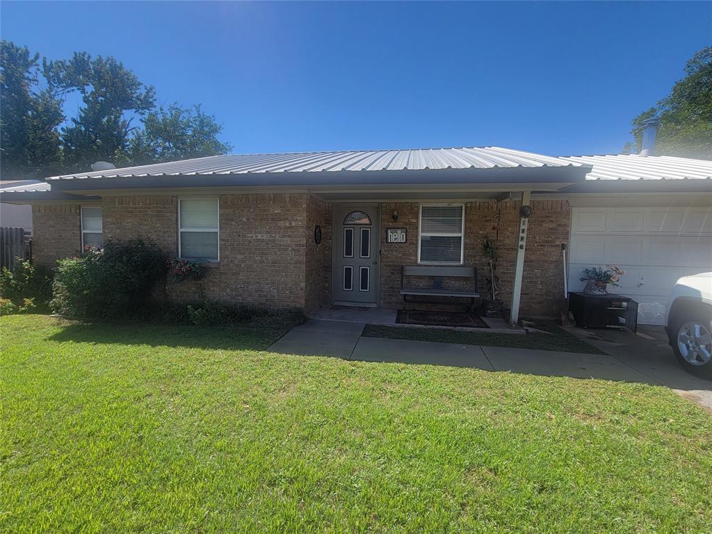 Allison St, Graham, TX 76450