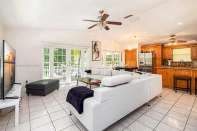 125 S Rolling Hill Rd, House other with 2 bedrooms, 2 bathrooms and null parking in Tavernier FL | Image 2