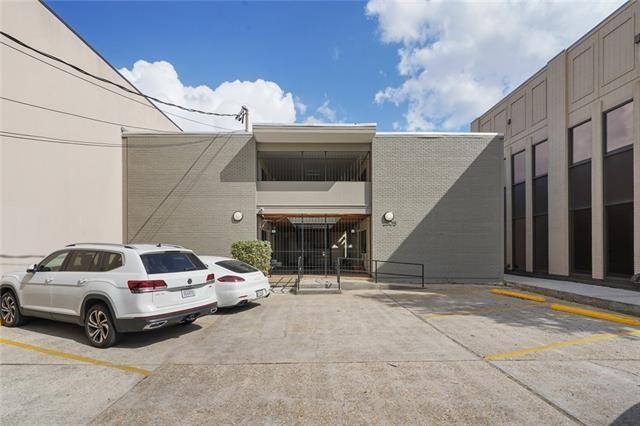 2305 N Hullen St, Metairie, LA 70001