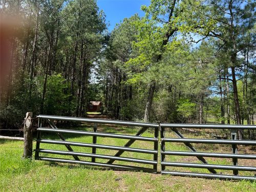 (Tract 1) 33 Eubanks Rd, Bedias, TX, 77831-3128 | Card Image