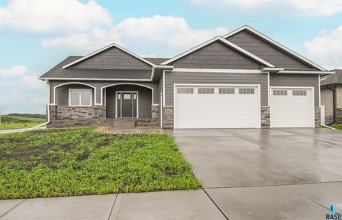 847 Melissa Ave, Harrisburg, SD, 57032-2745 | Card Image