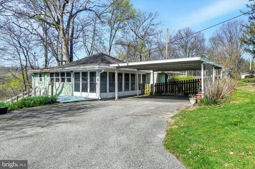 1150 Conewago Ave, MANCHESTER, PA, 17345-9706 | Card Image