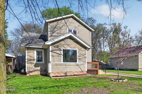 5704 Webster Dr, Sylvania, OH, 43560-2054 | Card Image