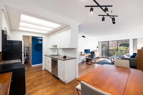 207-444 E 6th Ave, Vancouver, BC, V5T1K6 | Card Image