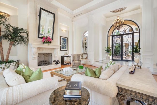 19223 Riverside Dr, House other with 5 bedrooms, 6 bathrooms and null parking in Tequesta FL | Image 9
