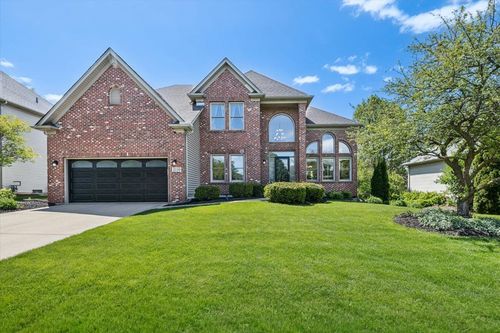 2119 Thornwood Dr, South Elgin, IL, 60177-2179 | Card Image