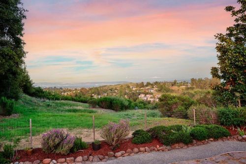 2027 New Brunswick Dr, San Mateo, CA, 94402-4043 | Card Image